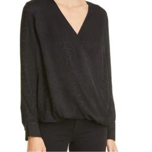 Rails HILLARY
WRAP FRONT LONG‎ SLEEVE
BLOUSE size Small NWT